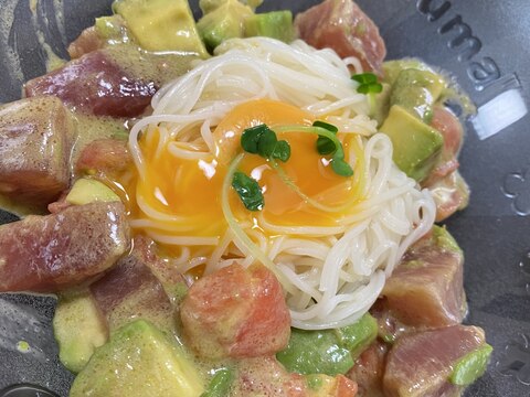 アボカドとトマトの素麺